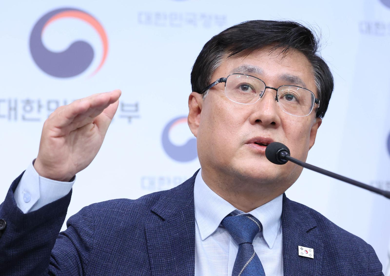 기후장관 “프랜차이즈 카페서 텀블러 쓰면 400원 할인”