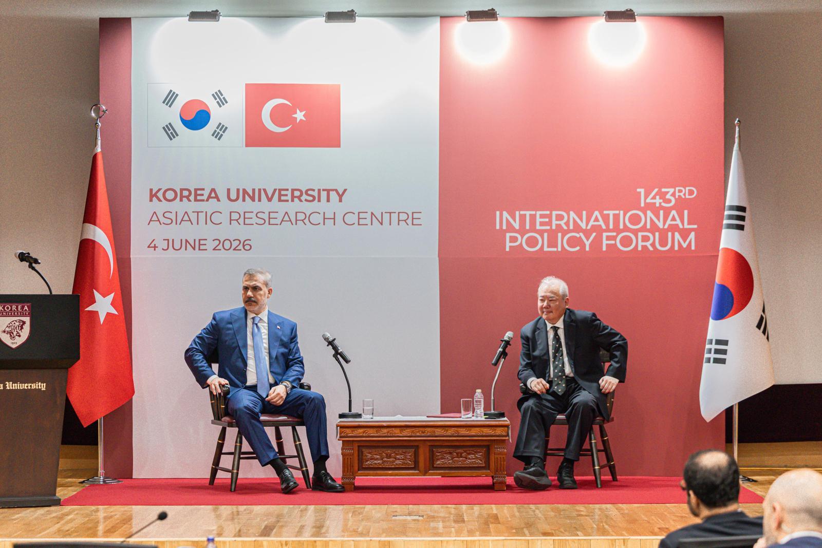 Turkey's foreign minister calls for middle power cooperation to reform international system