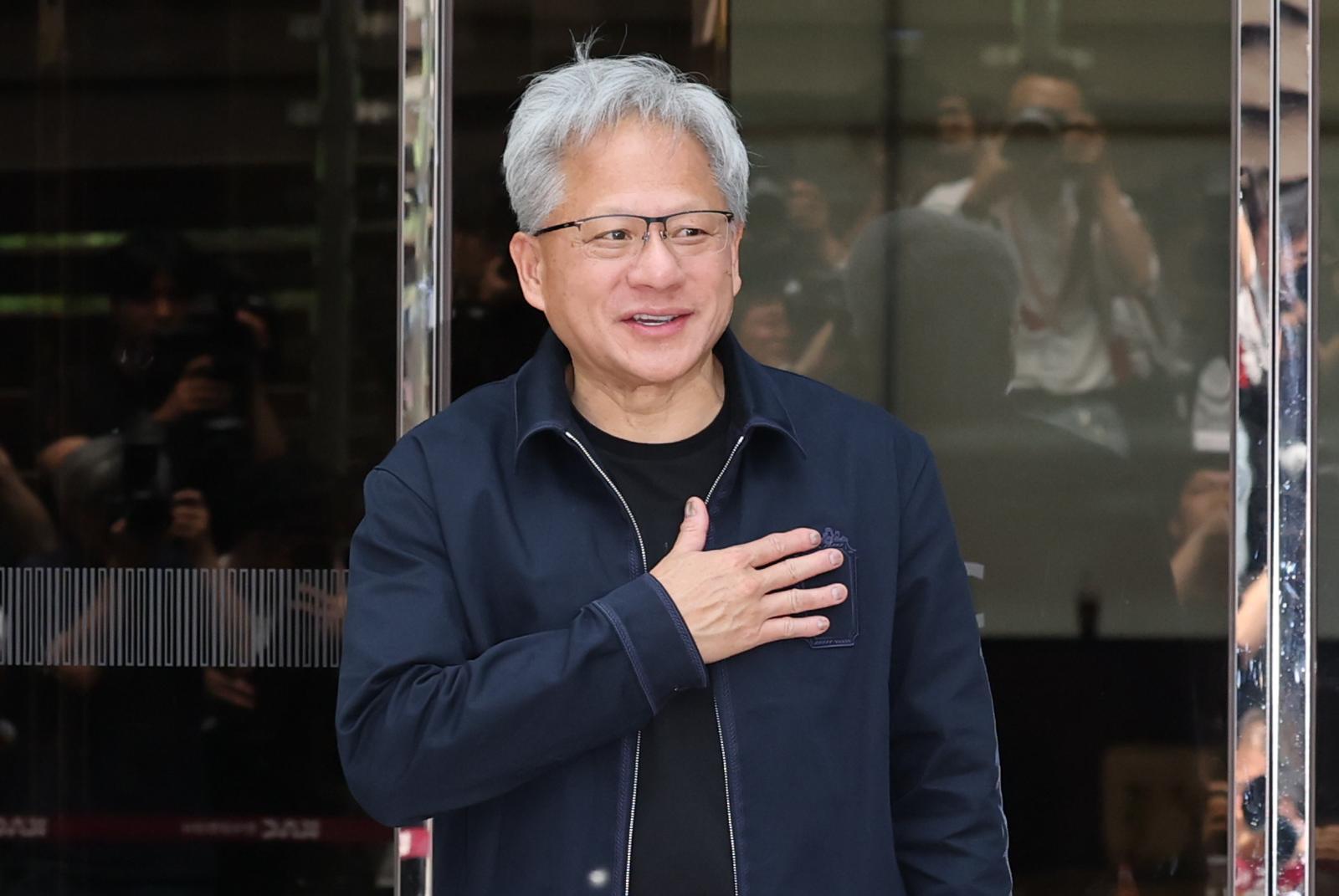 [속보]젠슨 황 “한국에 몇가지 깜짝 선물 준비돼 있어”