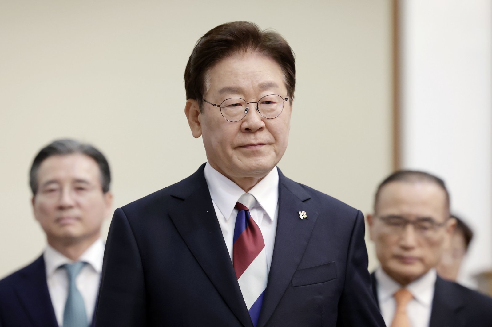 이재명 대통령이 4일 청와대에서 열린 수석보좌관회의에 입장하고 있다. 2026.6.4 ⓒ 뉴스1