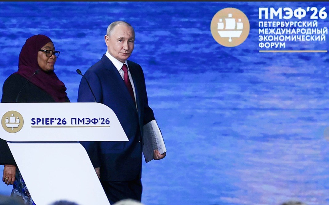 푸틴, 젤렌스키 공개 서한 통해 요청한 대면 회담 거부 “의미없어”