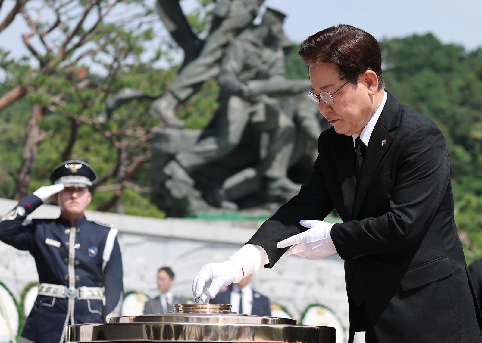 [속보]李 “배신은 단죄해야…친일 반민족 행위자 재산 환수”
