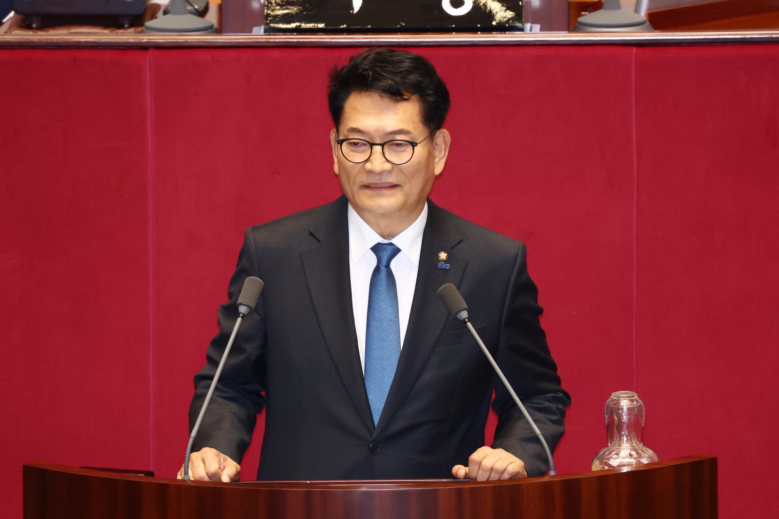 송영길 더불어민주당 의원이 5일 서울 여의도 국회에서 열린 본회의에서 당선 인사를 하고 있다. 2026.06.05. [서울=뉴시스]