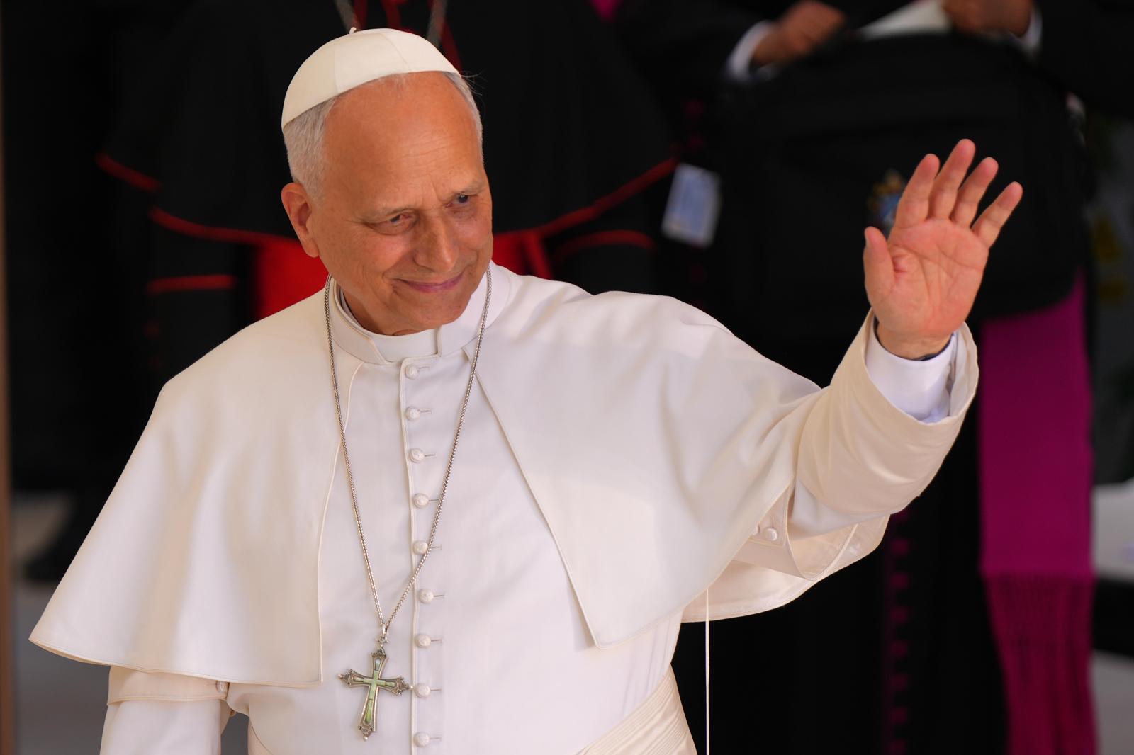 Pope urges end to polarization during Spain visit