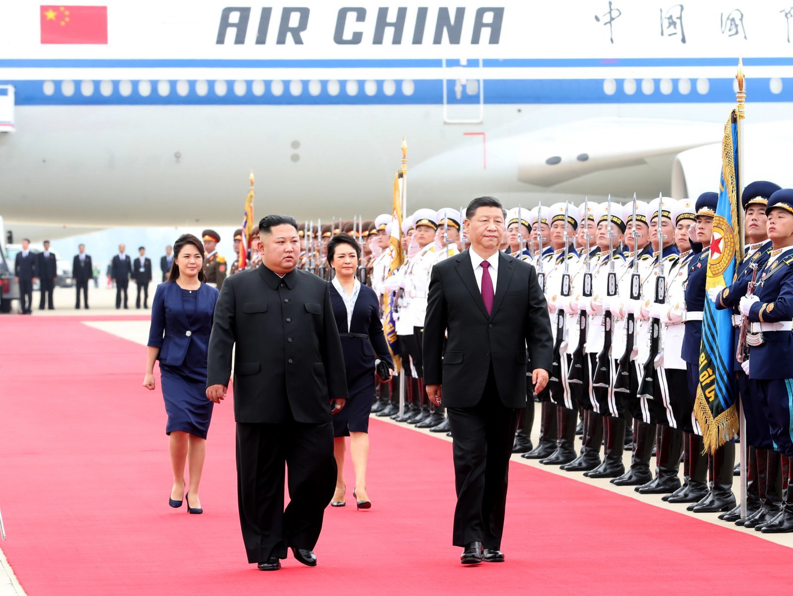김정은이 공항 영접, 예포, 거리 환영인파…시진핑 의전 극진 대접할 듯