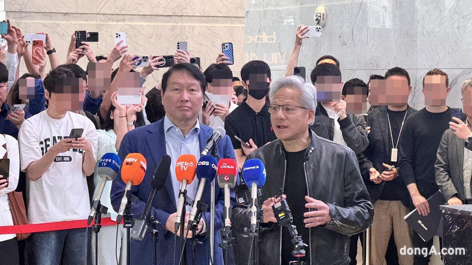 Nvidia CEO Jensen Huang: Falling Stock Prices Are a 'Discount,' AI Will Be Global Infrastructure