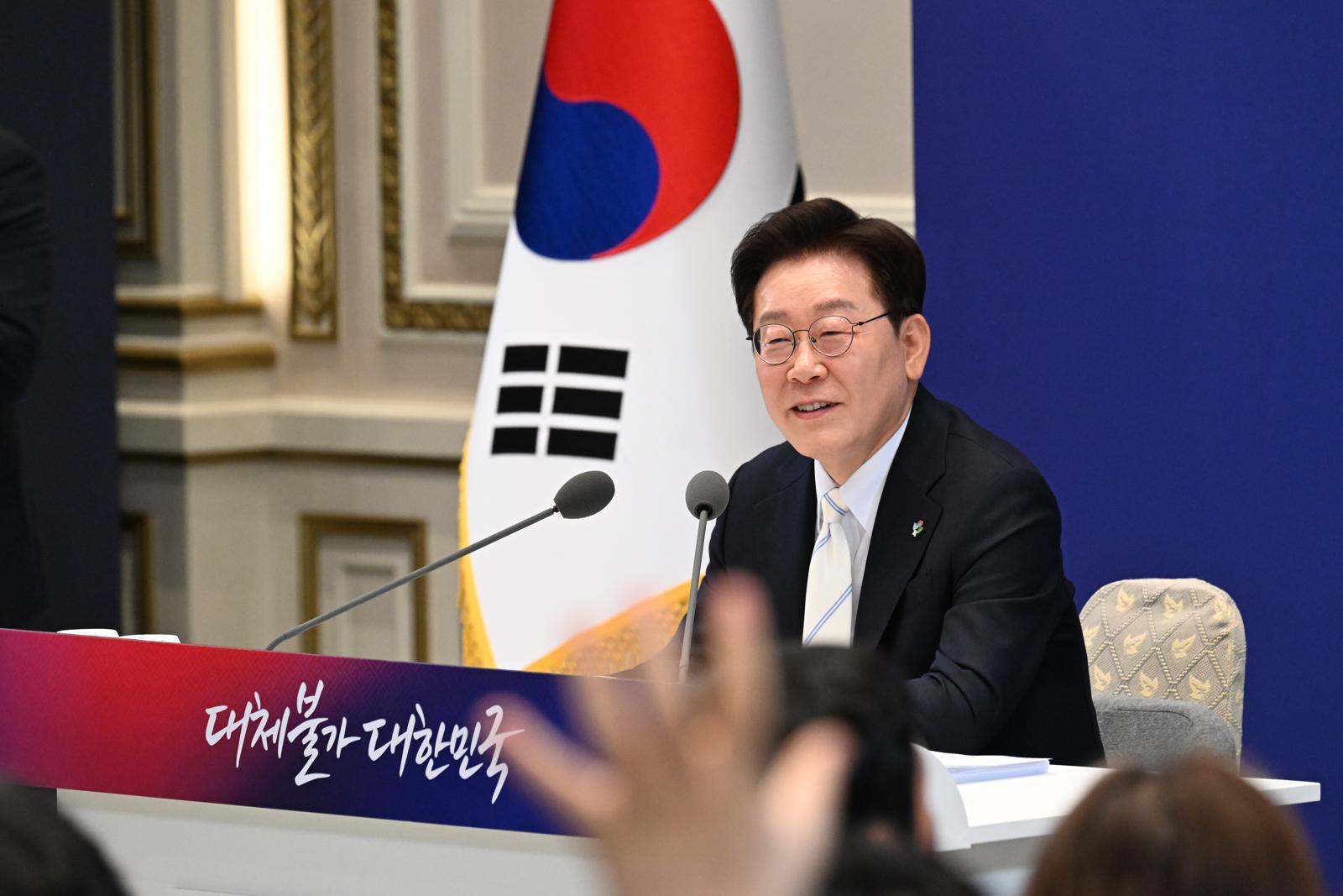 李 “초과이윤 논쟁 신중해야…기업들 다 탈출할수도”
