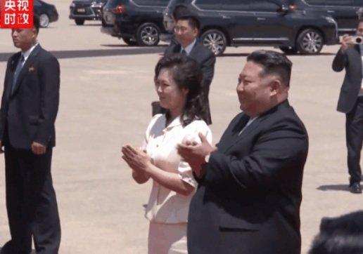 시진핑 평양 도착, 김정은·리설주 공항서 직접 영접