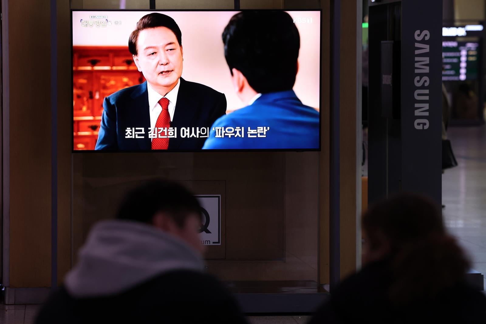 방미심위, 김건희 명품백 ‘파우치’ 표현 KBS 뉴스에 ‘주의’