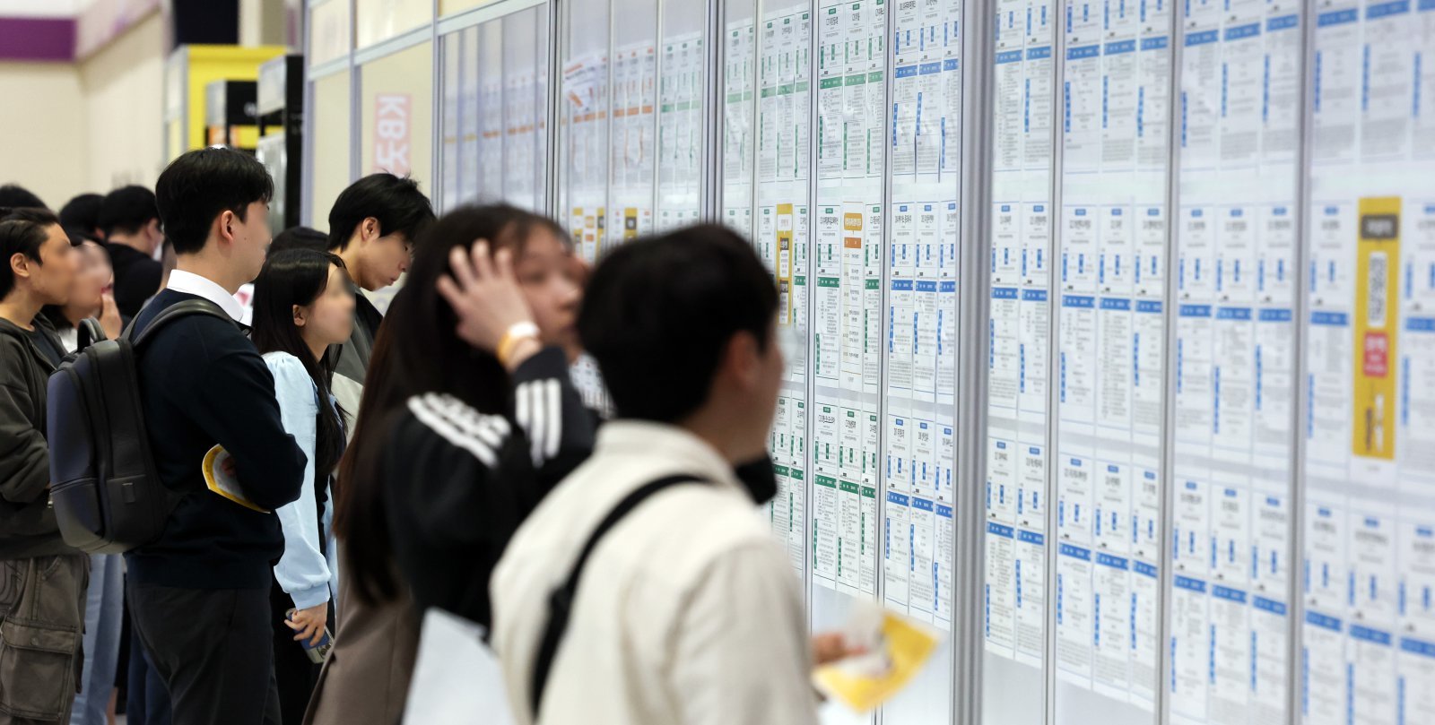 취준생 사교육비 평균 455만원…71% “경제적으로 어려워”