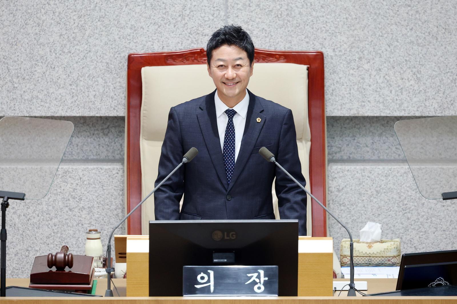 김진경 의장 “의회는 답을 만드는 곳”…제11대 경기도의회 마침표