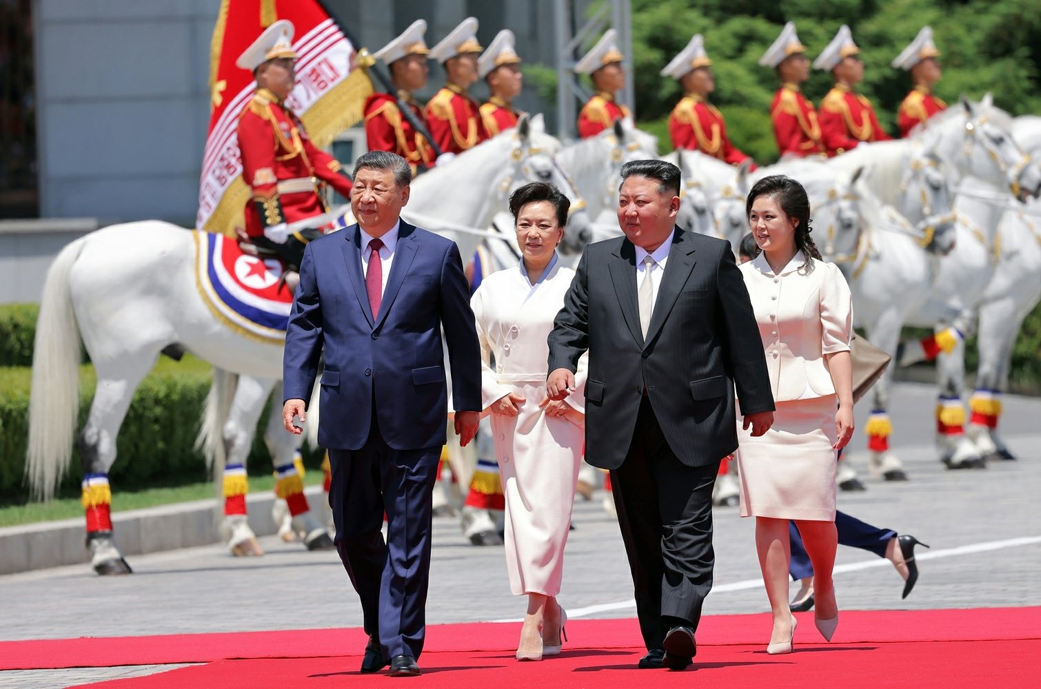 習, 6·25참전 상징 ‘조중 우의탑’ 참배