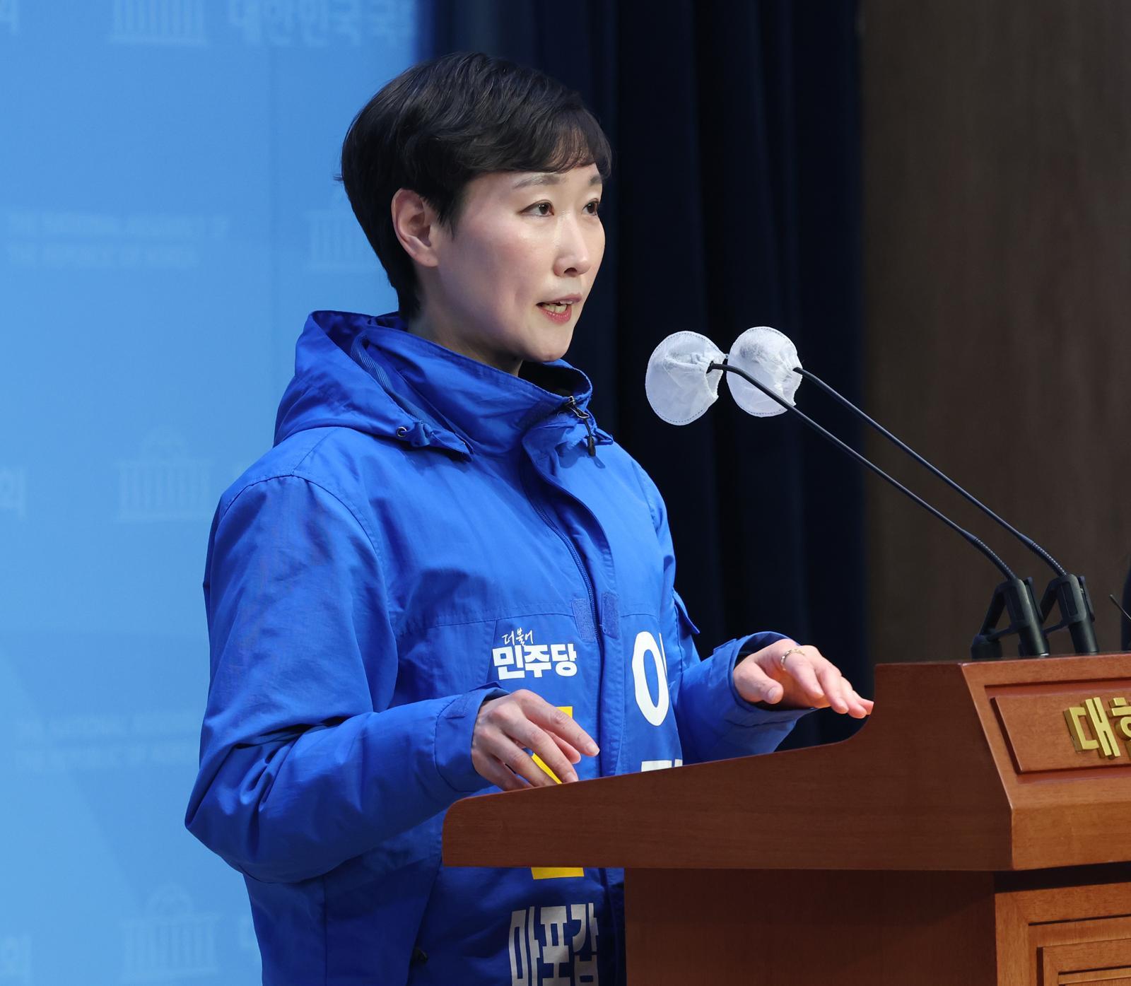 “李대통령, 尹처럼 그걸 하시나”…與 이지은 대변인 발언 논란