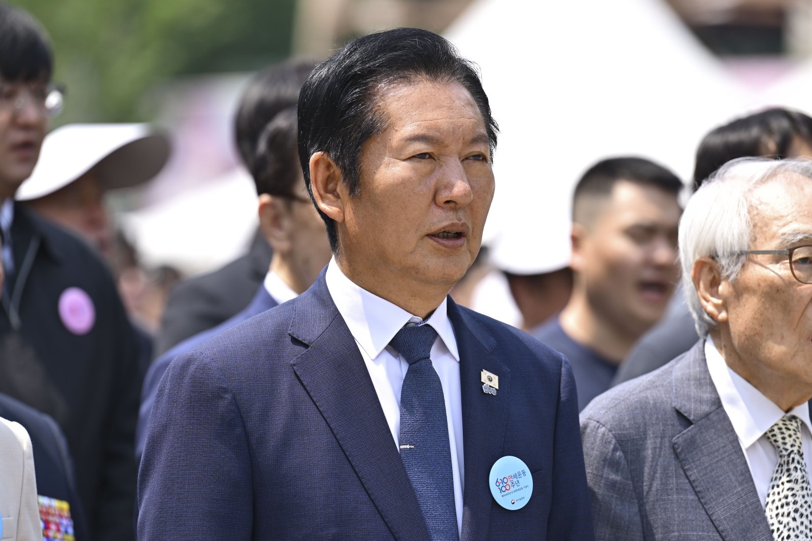 정청래 “당원 뜻 받들어 의원총회 생중계 적극 추진”