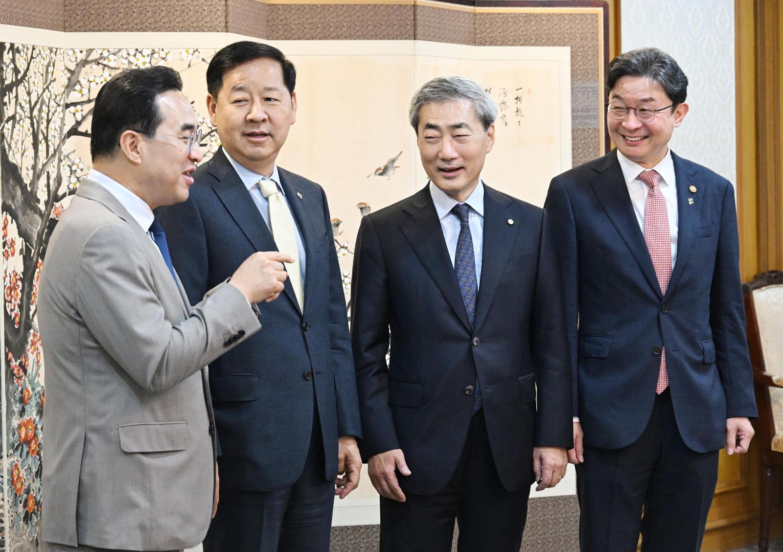 경제 수장들 한자리에