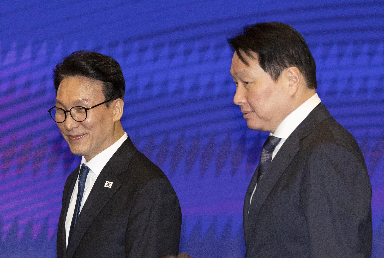 김민석, 해외 반도체 공장 검토 최태원에 “한국서 되게 할 방법 찾아야”