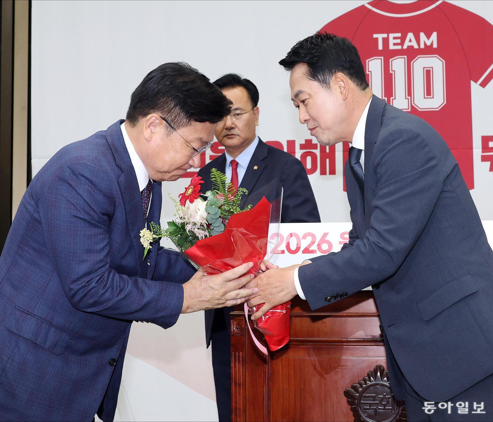 원내 수장 된 정점식, 장동혁 거취 관련 “의원들 의견 듣겠다” 신중론