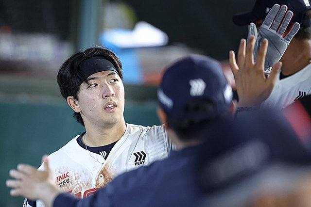 쐐기 2타점 3루타를 친 롯데 조세진. 롯데 자이언츠 제공