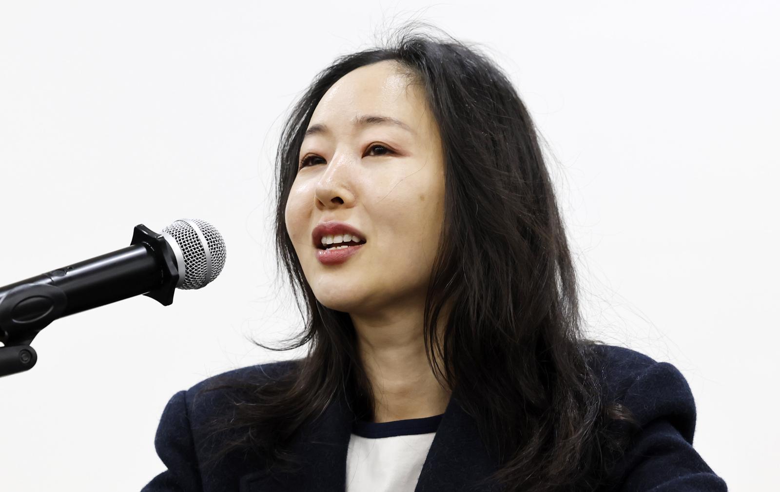 검찰, ‘민희진 주술경영’ 주장 하이브 불기소…“허위 아냐”