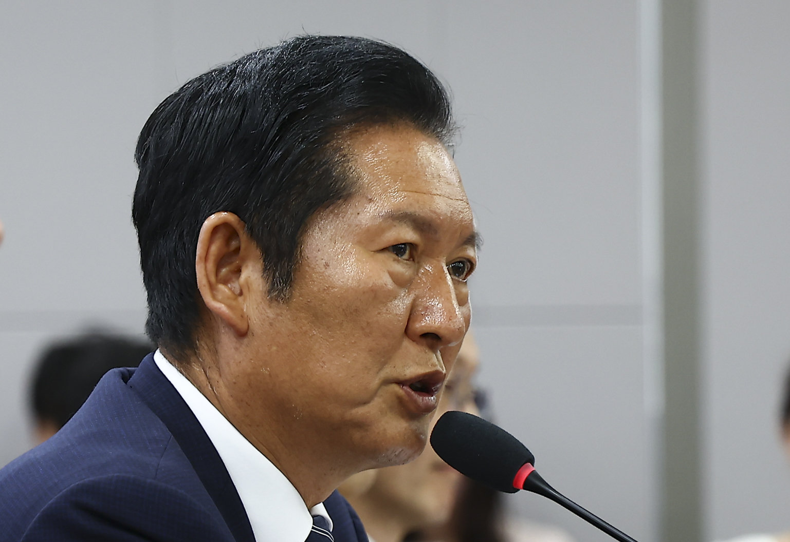 정청래, ‘연임 도전’ 물음에 “각자 알아서 판단하시라”