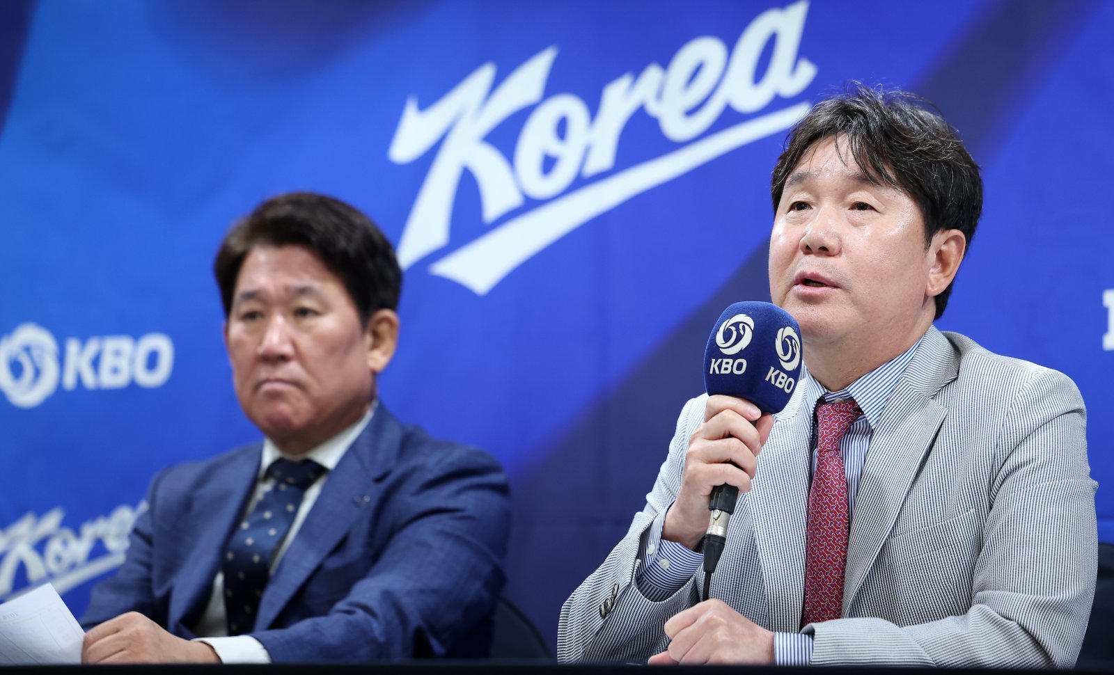 류지현 한국 야구대표팀 감독이 11일 서울 중구 한국프레스센터에서 열린 2026 아이치·나고야 아시안게임 야구 국가대표팀 최종 명단 발표 기자회견에서 취재진의 질문에 답하고 있다. 2026.6.11 ⓒ 뉴스1