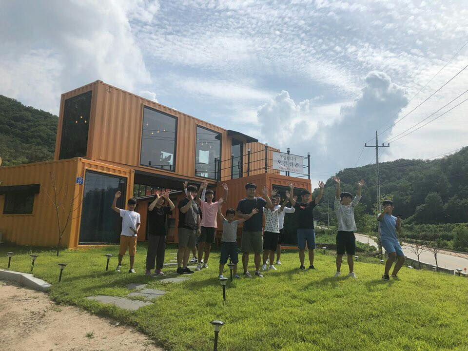 지문 닳았던 어린 손, 30대에 최북단 철문을 열다 [그 마을엔 청년이 산다]