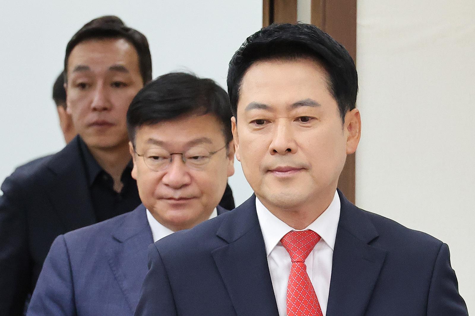 장동혁 “부정선거 외치는 청년, ‘음모론’ 프레임 가둬선 안 돼”