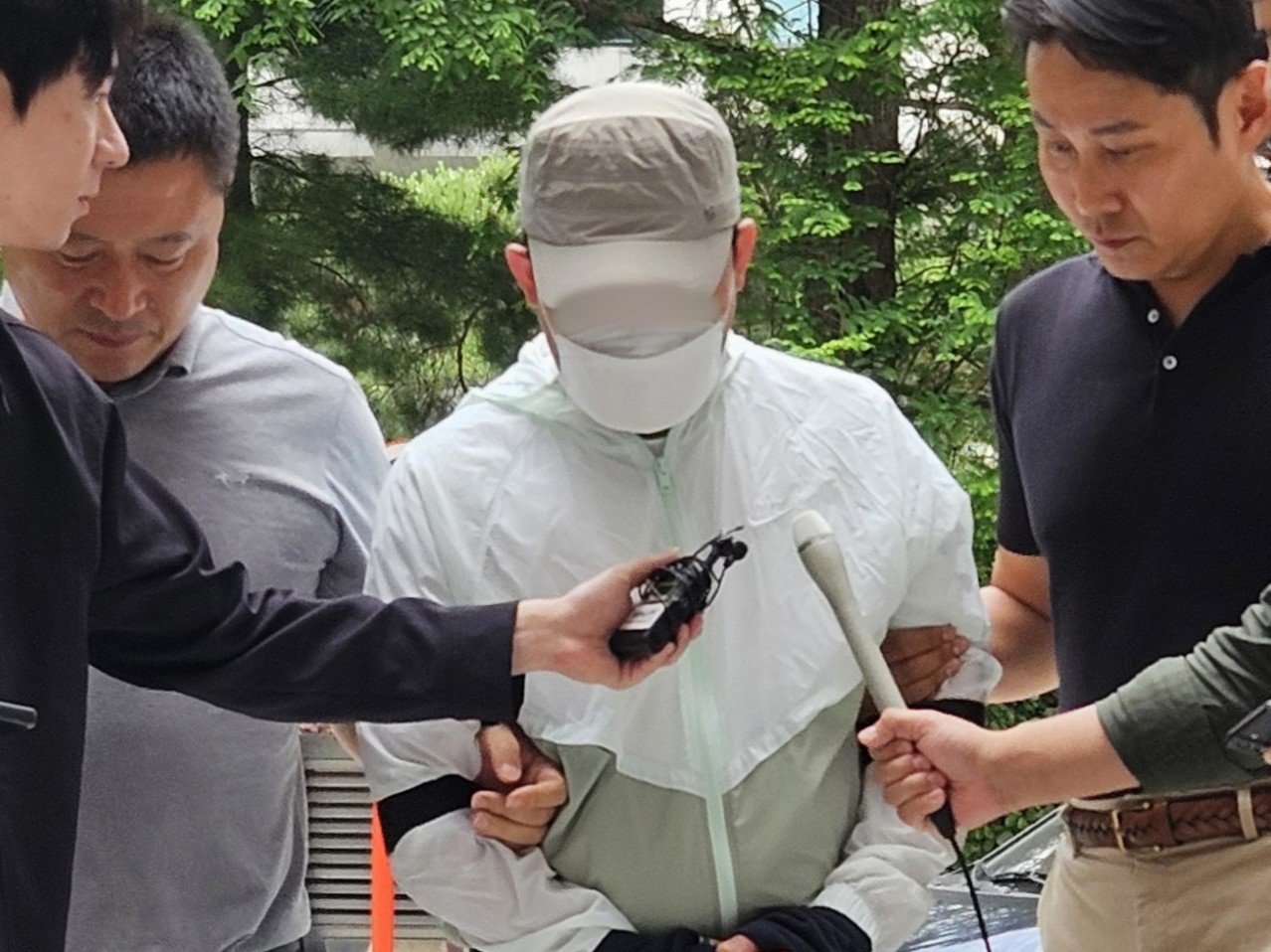 슈퍼마켓 업주 살해 40대 중국동포, 송치…지난달 같은 가게서 절도