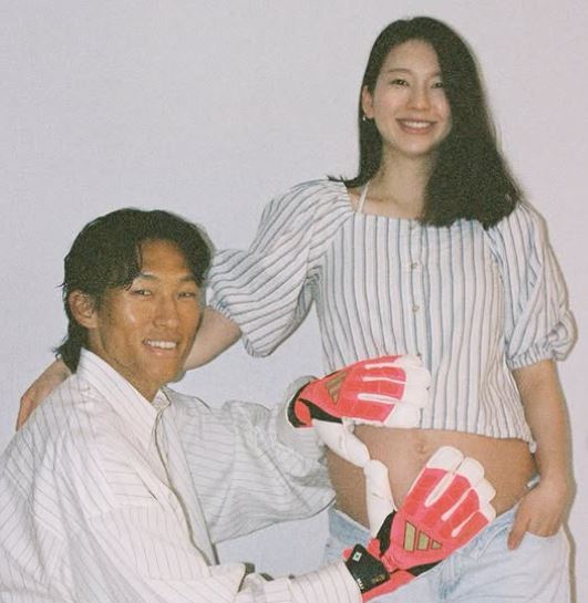 “딸이 복덩이네”…김승규 아내 모델 김진경에 축하 봇물