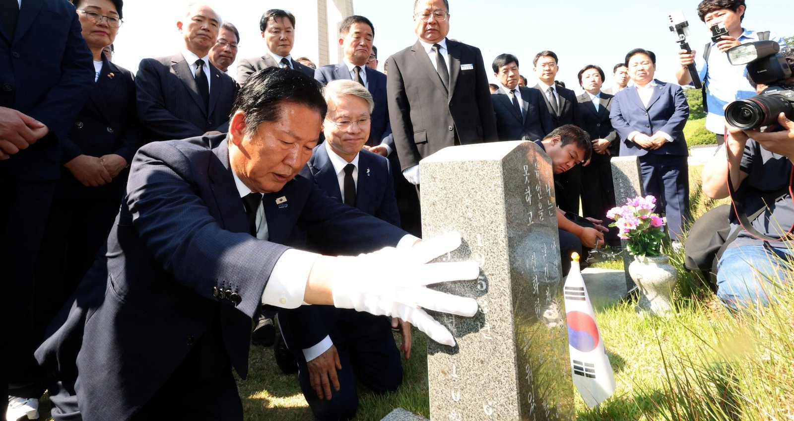 광주 찾은 鄭 “호남은 부모님 같아”… 사퇴론에도 본격 당권 행보