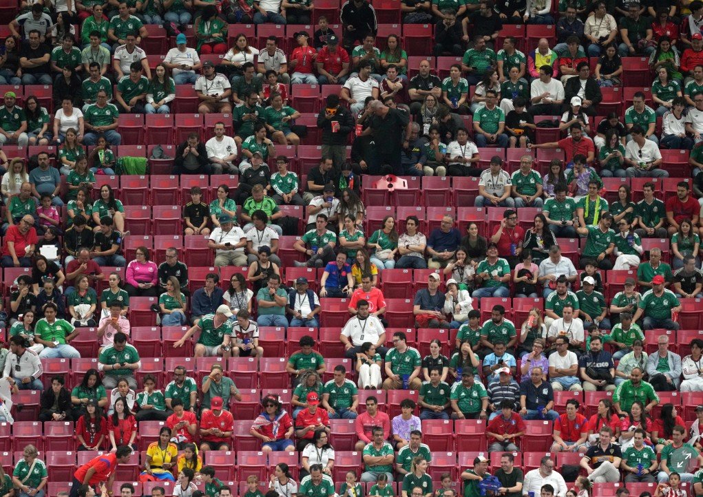 결승전 티켓 한 장에 880만원…FIFA ‘폭리’에 월드컵 관중석 텅텅