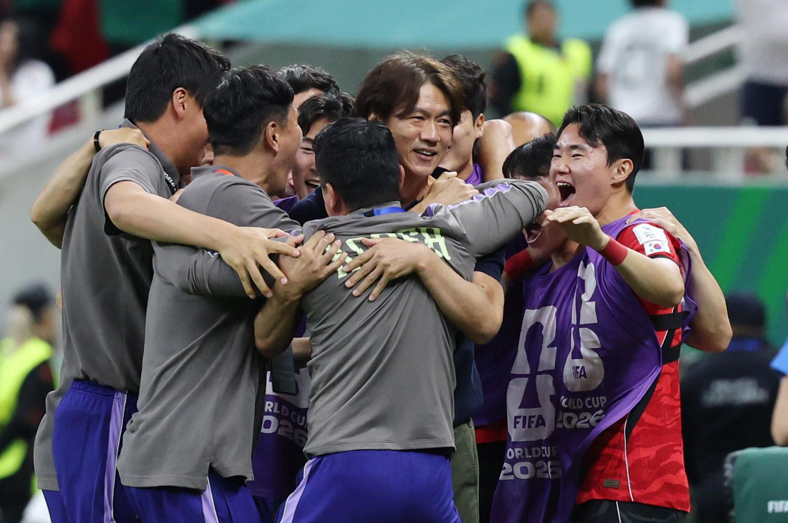 12년 만의 사령탑 첫승 홍명보 “선수들이 만들어 준 승리”