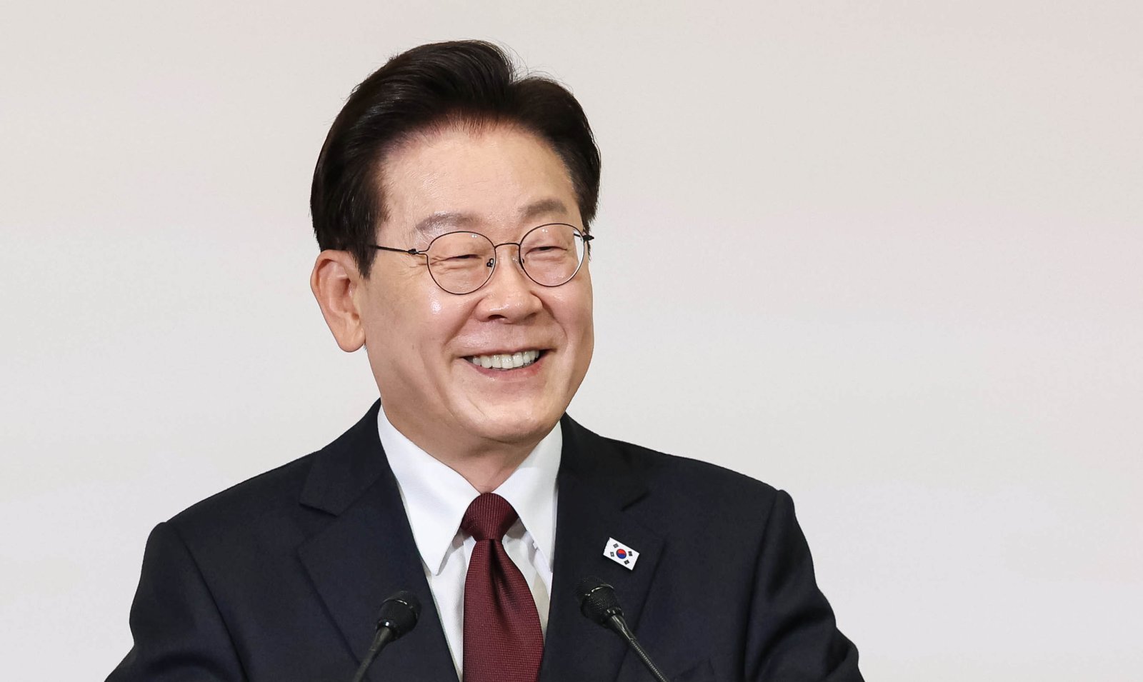[속보]李 “중동 협상 타결 환영…호르무즈 해협 안전 항행 긴밀히 공조”