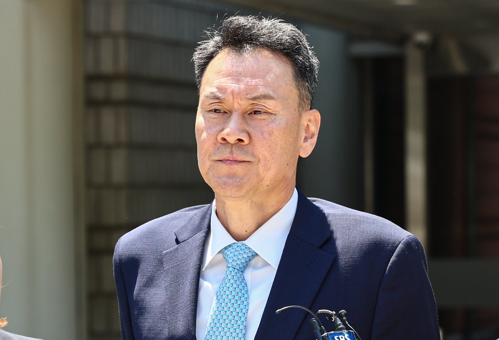 ‘내란 가담 혐의’ 김명수 전 합참의장, 구속 면해…“방어권 보장 필요”