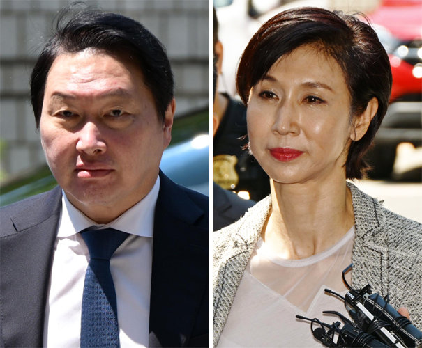 15일 오후 서울 서초구 서울고등법원에서 최태원 SK그룹 회장(왼쪽사진)과 노소영 아트센터 나비 관장이 재산분할 파기환송심 2차 조정기일에 출석하고 있다. 사진공동취재단