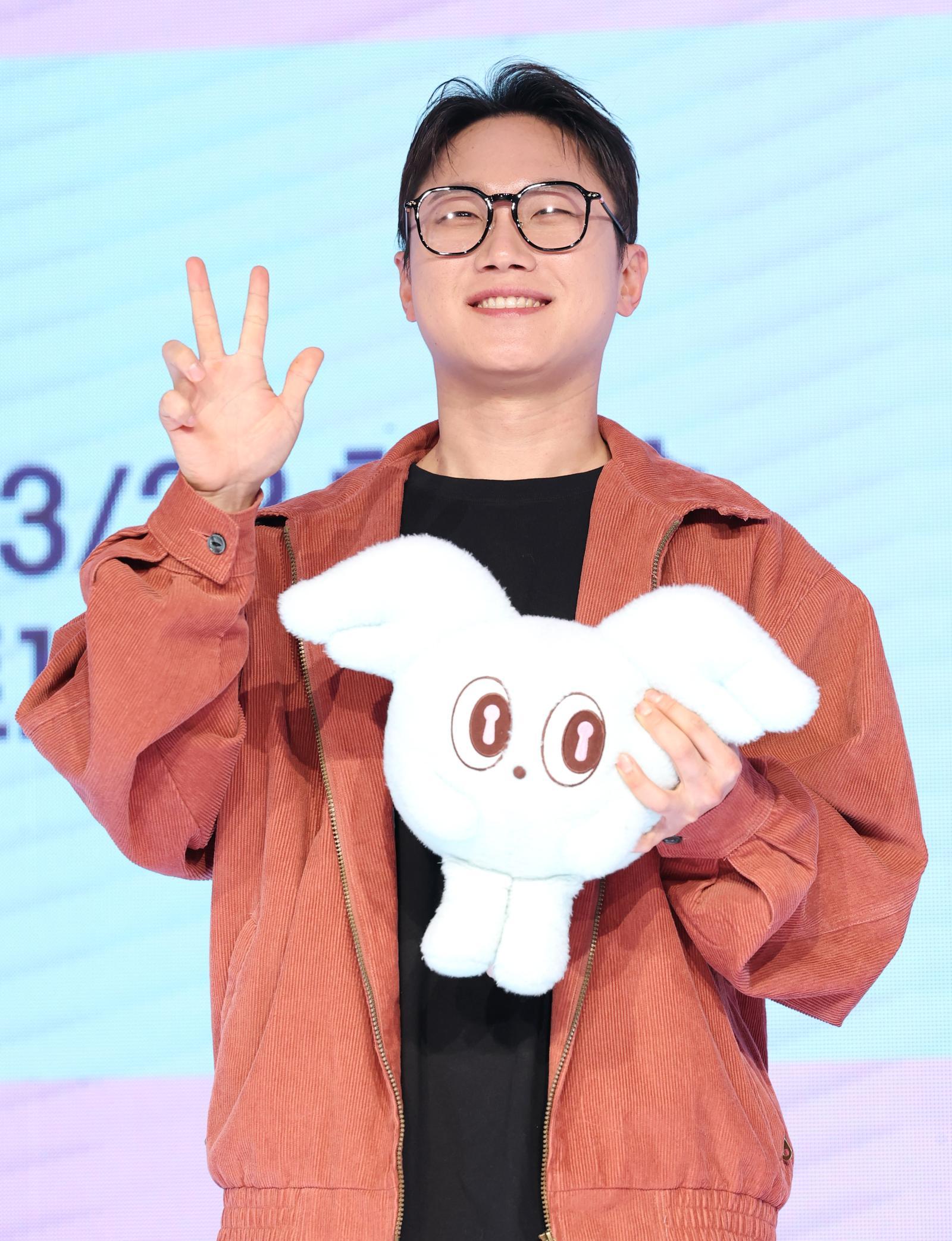 “나도 돈 냄새 맡고 한다”…빠니보틀, 연예인 유튜버 발언 해명