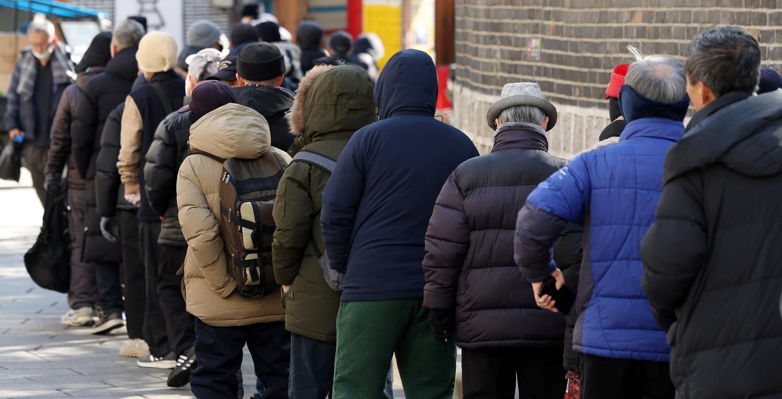 90세 이상 초고령자 45% 혼자 살아…10명중 6명 “외롭다”