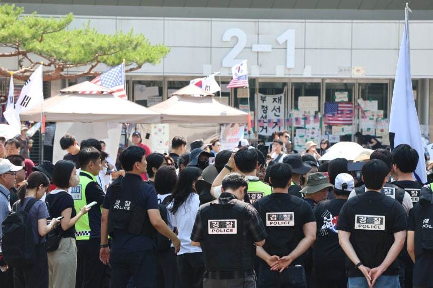[속보]윤호중 행안장관 “잠실 사적 검문·허위 유포 엄중히 책임 묻겠다”