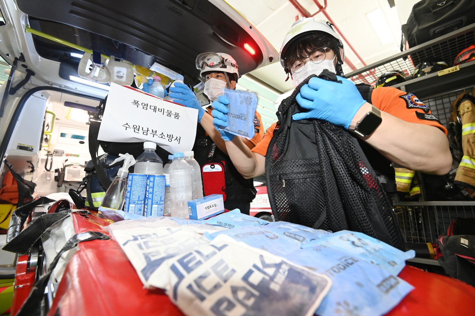 낮 최고 32도 무더위…전국 곳곳 소나기