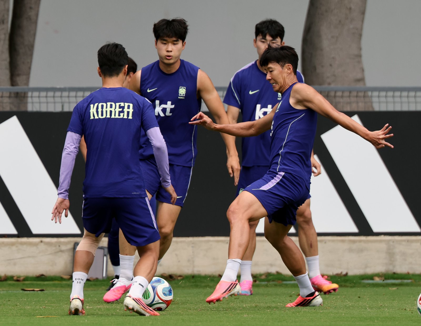 벌써 한 달 넘게 ‘장기 합숙’…월드컵 대표팀 ‘스트레스 경계령’