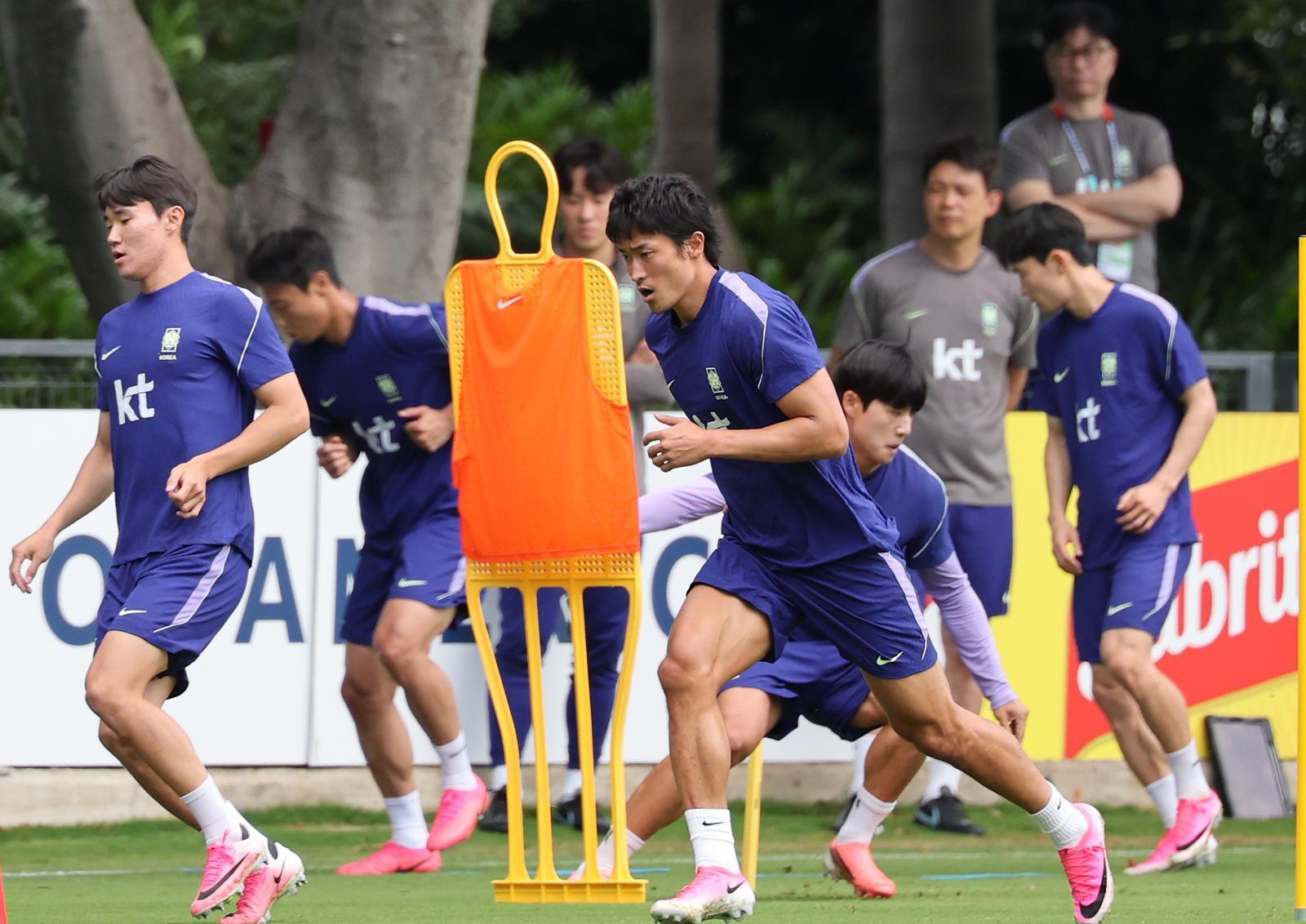 2026 북중미 월드컵에 출전하는 대한민국 축구 국가대표팀 조규성이 15일(현지시간) 멕시코 과달라하라 인근 사포판에 위치한 베이스캠프 훈련장 치바스 바예 베르데에서 훈련을 하고 있다. 2026.6.16 뉴스1