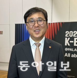 파리 K-EXPO 찾은 문화장관 “한류 특정 장르 넘어 세계인 일상 스며드는 중”