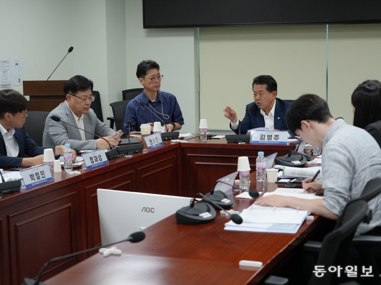 공정·혁신·포용 경기준비위원회 위원들이 분야별 운영 방향에 대해 논의하고 있다. 준비위원회 제공