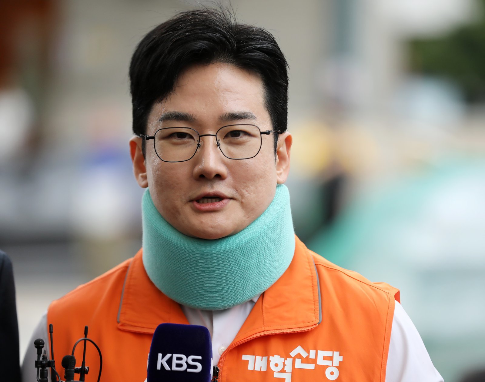 ‘정이한 음료 테러’ 가해자, 지인으로 확인…경찰 금전거래도 조사