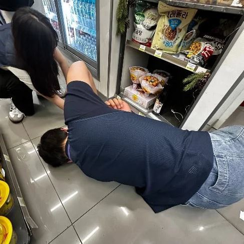 “포기한다고 했는데…” 한국 편의점서 일본인 울컥한 사연