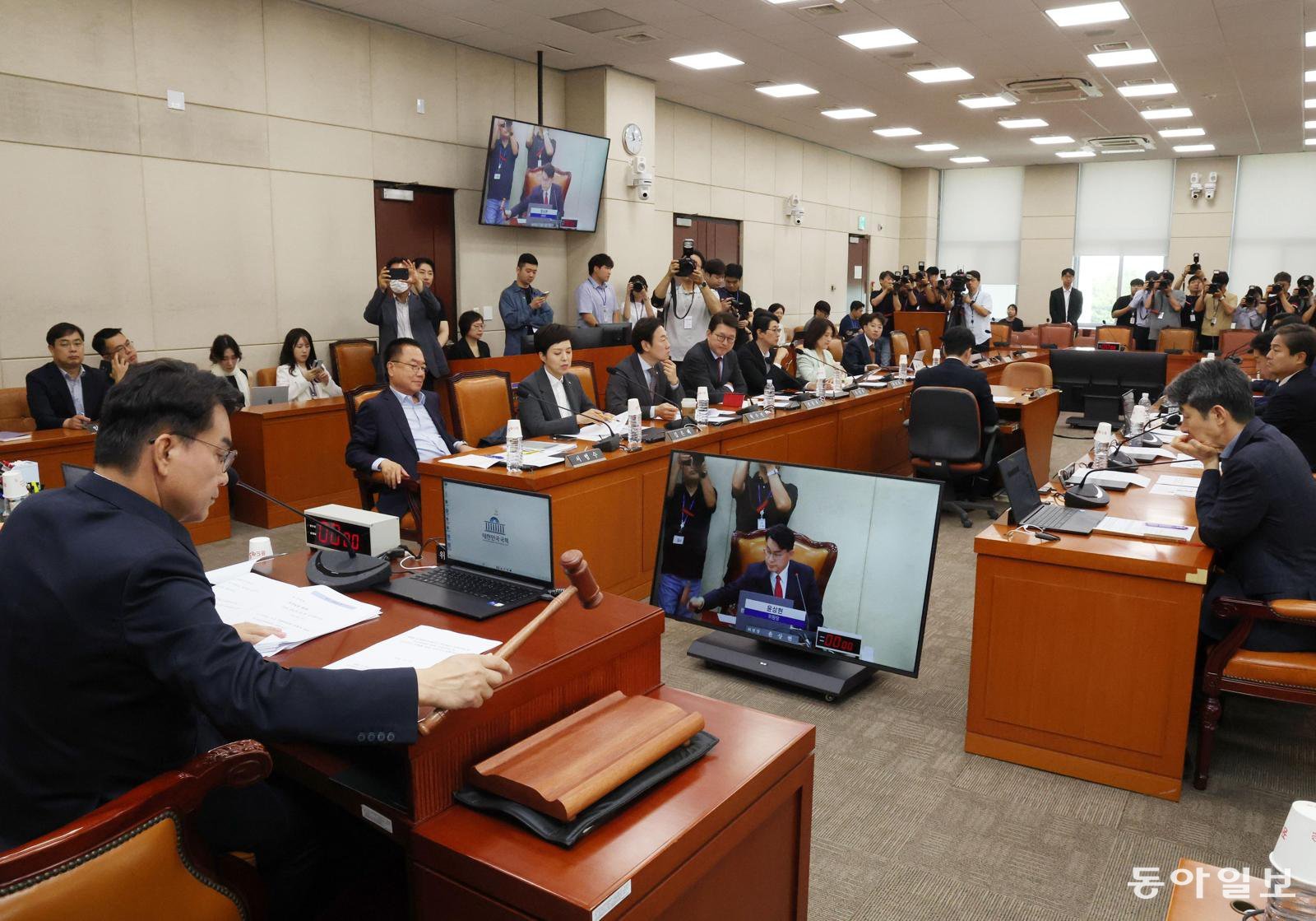 [단독]선관위, 결재없이 55억 써도 견책… “솜방망이 징계에 기강 해이”