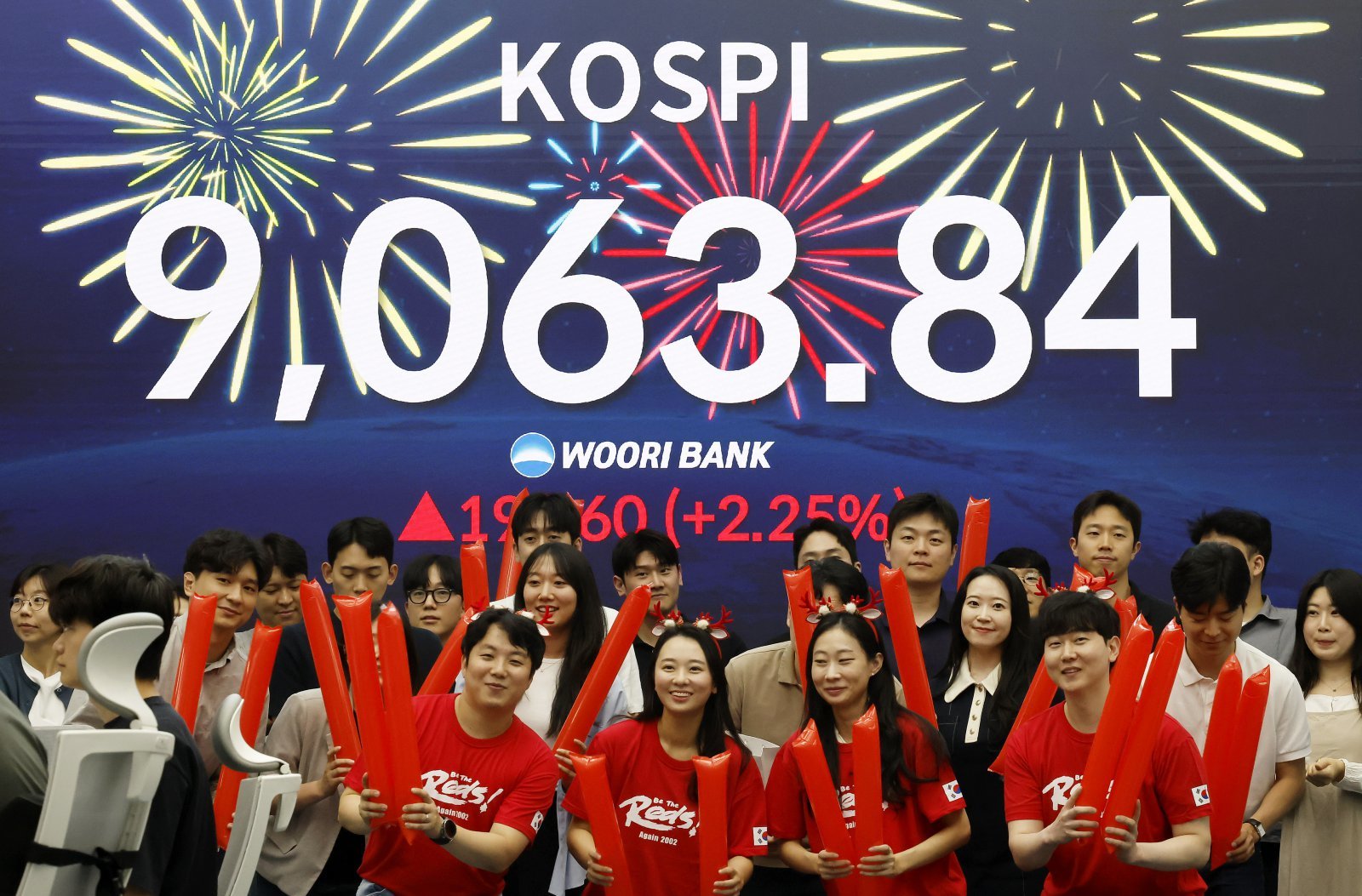 “내주식은 왜 이래”…10종목 중 8개 ‘파란불’인데 지수만 폭주
