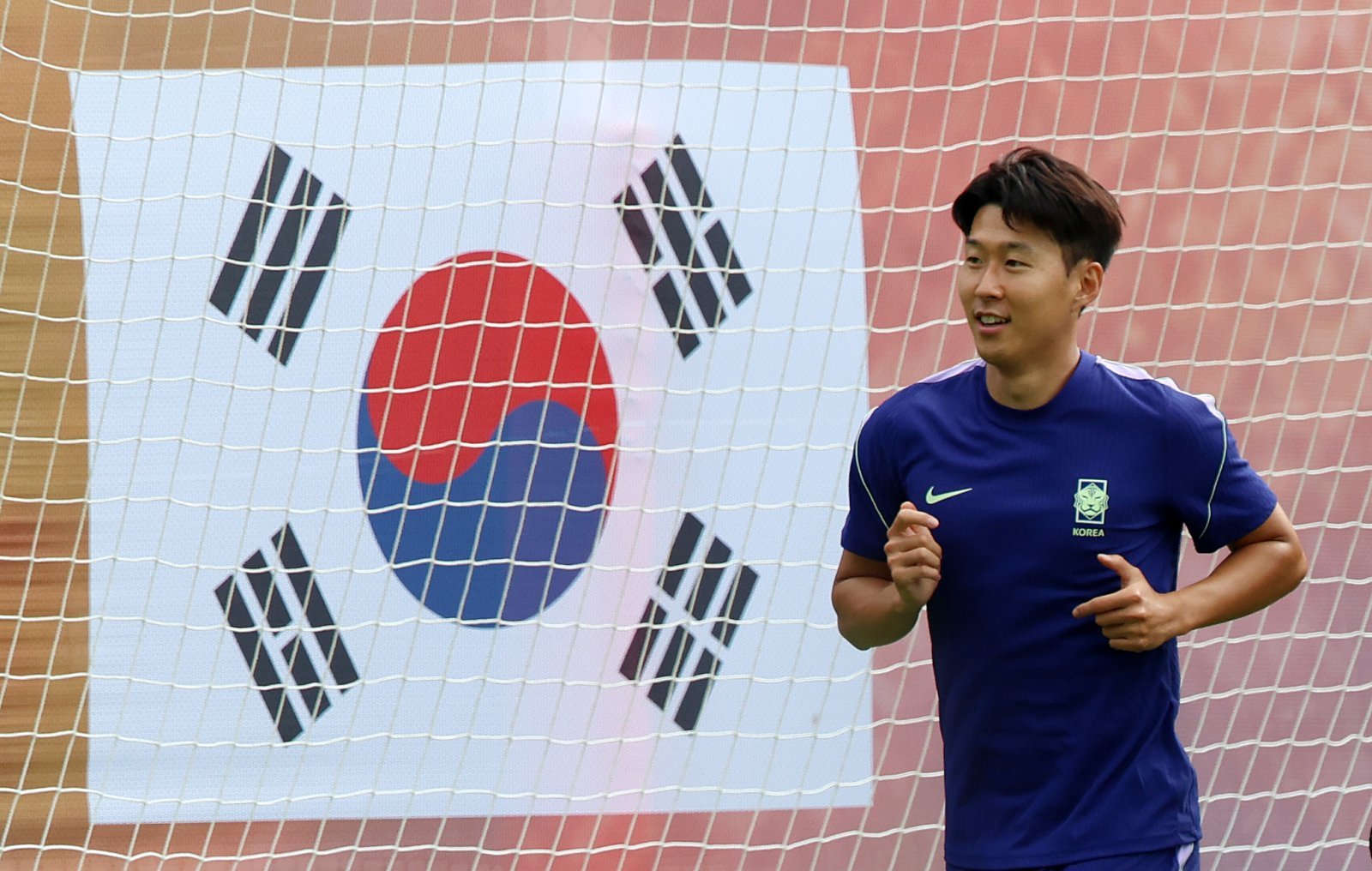 축구 국가대표팀 손흥민이 17일(현지 시간) 멕시코를 상대로한 월드컵 조별리그 2차전을 앞두고 멕시코 과달라하라 인근 사포판에 위치한 베이스캠프 훈련장 치바스 바예 베르데에서 훈련하고 있다. 2026.06.18 사포판(멕시코)=뉴시스