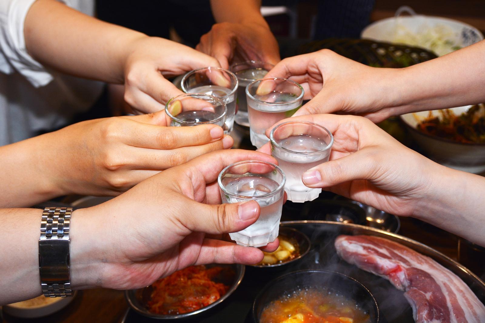 대학생 선호 술 1위는 소주…브랜드는 참이슬·카스 강세