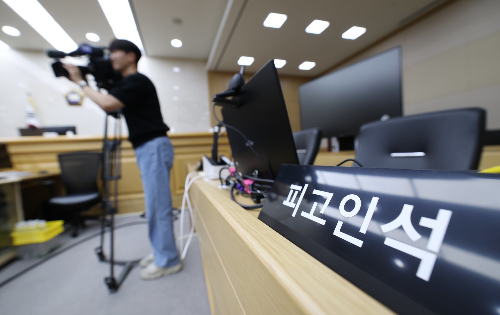 이화영 전 경기도 평화부지사의 이른바 ‘연어 술파티’ 위증 등 혐의 사건 국민참여재판을 사흘 앞둔 5일 국민참여재판이 열릴 경기 수원시 영통구 수원지방법원 204호 대법정이 언론에 공개되고 있다. 이 전 부지사 국민참여재판은 오는 8일부터 19일까지 주말을 제외한 10일간, 역대 최장기 국민참여재판에 들어갈 예정이다. 2026.6.5 ⓒ 뉴스1 김영운 기자